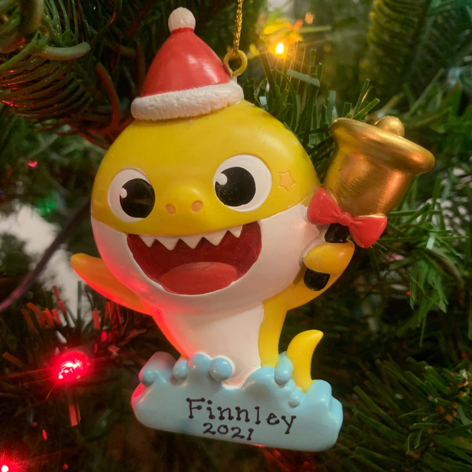 Kurt Adler 4" Baby Shark Ollie Personalized Christmas Ornament BK2211 4 Kurt Adler 4" Baby Shark Ollie Personalized Christmas Ornament BK2211 - Image 2